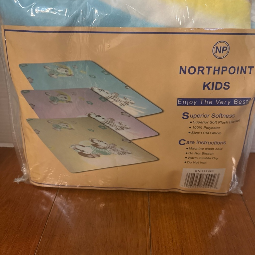 VTG Northpoint  Kids Baby fleece Plush Blanket 110x140cm blue With Baby Animals